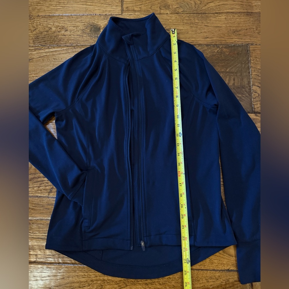 Navy Zip Up Jacket Sweater Size XS Lightweight Athleisure Minimalist Lou & Grey - Picture 5 of 7